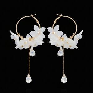 🆕️ Elegant Gold and White Floral Hoop Earrings
